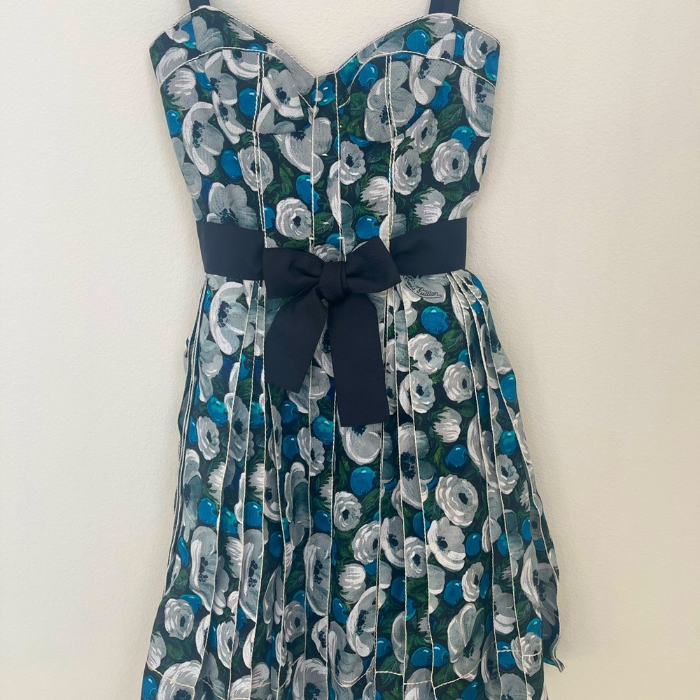 Louis Vuitton 2011 Resort Floral 100% Silk Dress 34 as seen on Gossip Girl